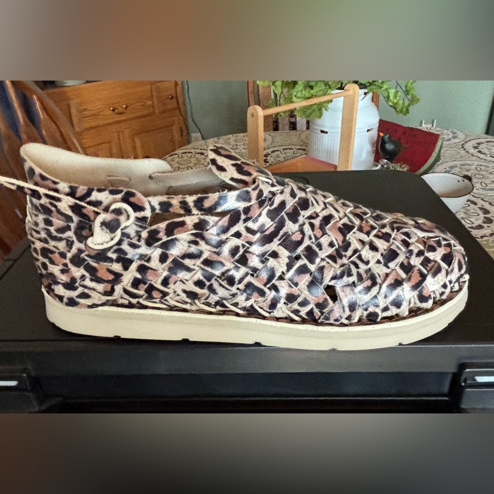 Stylish Leopard Print Women's Huaraches